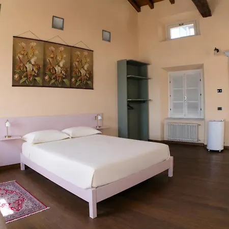 Maison d'hôtes Palazzo Belleluci - Incantevole Dimora Vista Belgirate