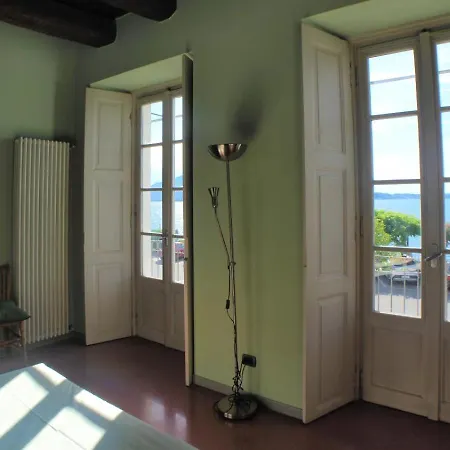 Maison d'hôtes Palazzo Belleluci - Incantevole Dimora Vista Belgirate